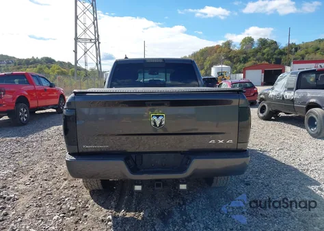 2015 Ram 1500 Outdoorsman z USA, uszkodzony, nr VIN 1C6RR7TT8FS662585